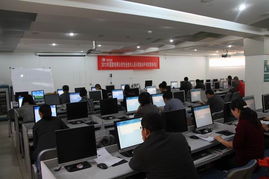 2012年專業(yè)技術人員計算機水平考試順利在培訓中心開考